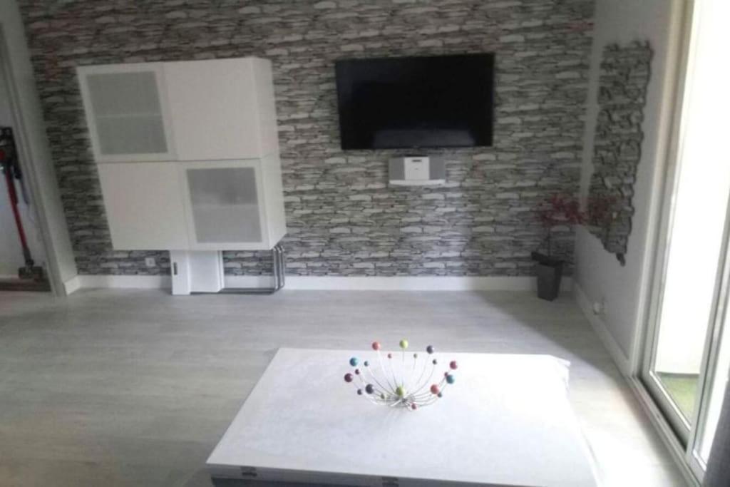 Studio 150M De La Plage La Seyne-sur-Mer Bagian luar foto