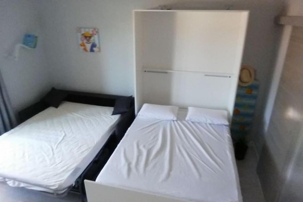 Studio 150M De La Plage La Seyne-sur-Mer Bagian luar foto